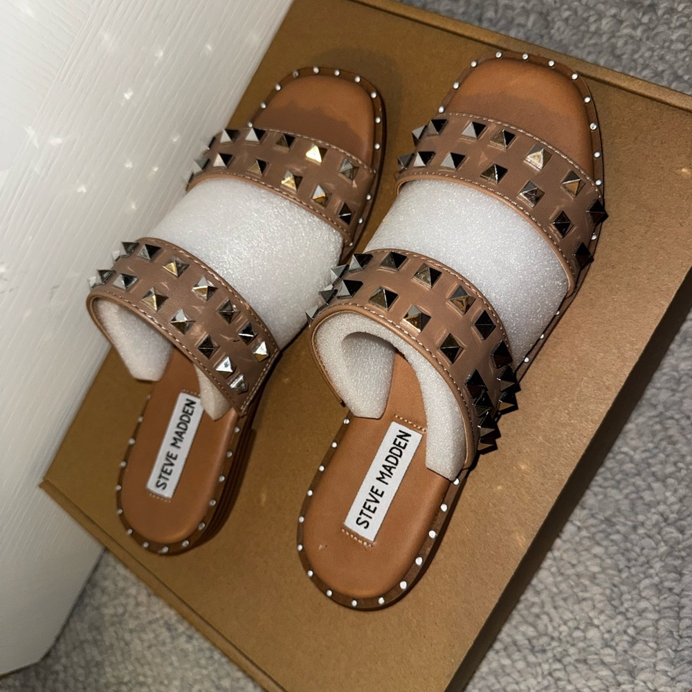 Steve Madden Tan Studded Women's Sandals Size 8